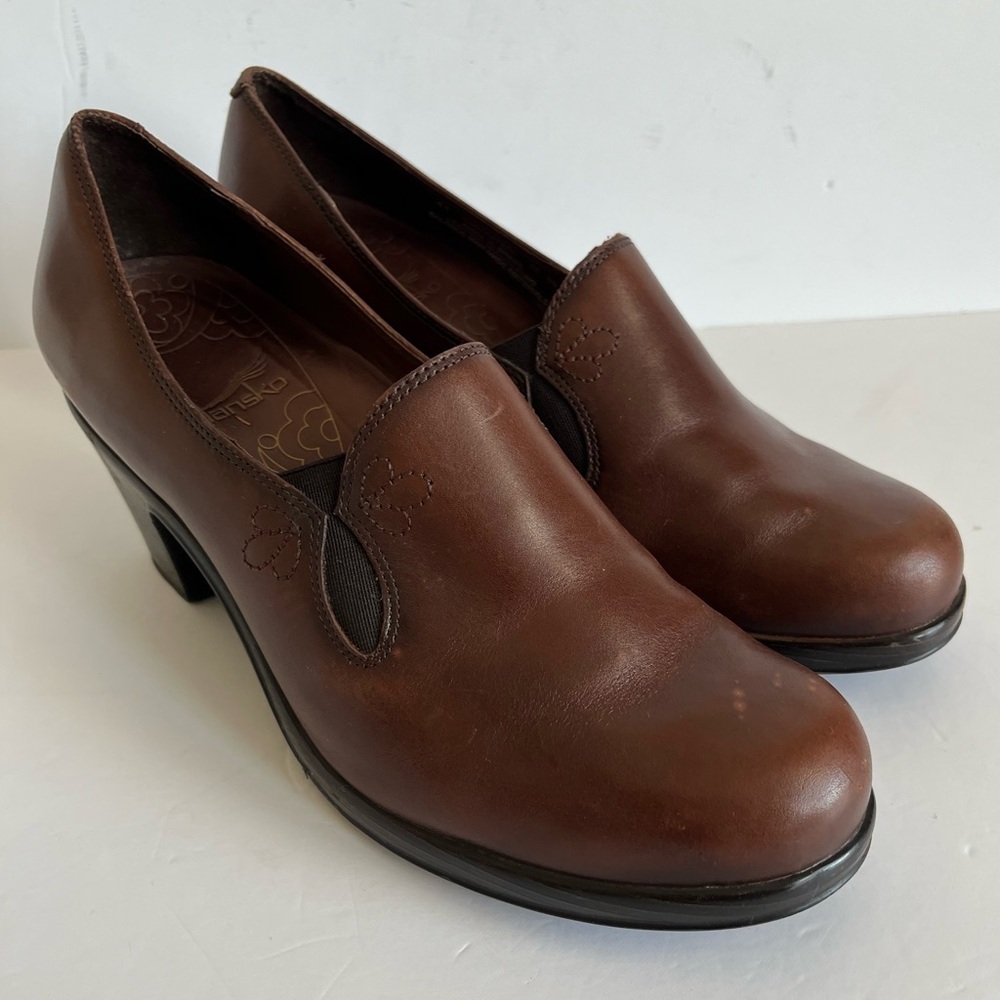 Dansko Beth Brown Leather Clogs Pumps Heels Size 9.5